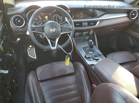 ZASFAKNN2J7C01955 2018 ALFA ROMEO STELVIO Gray Dashboard view
