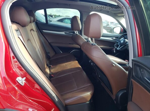 ZASFAKPN5J7B96831 2018 ALFA ROMEO STELVIO Red Widok tylnych siedzeń