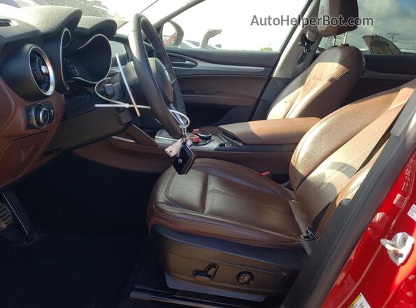 ZASFAKPN5J7B96831 2018 ALFA ROMEO STELVIO Red Widok wnętrza z przodu