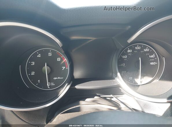 ZASPAJAN7P7D54330 2023 ALFA ROMEO STELVIO Серый Вид задних сидений