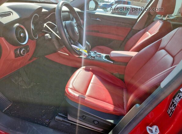 ZASPAJAN9M7C99004 2021 ALFA ROMEO STELVIO Красный Вид салона спереди