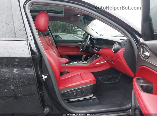 ZASPAKBN0M7D10265 2021 ALFA ROMEO STELVIO Черный Вид салона спереди