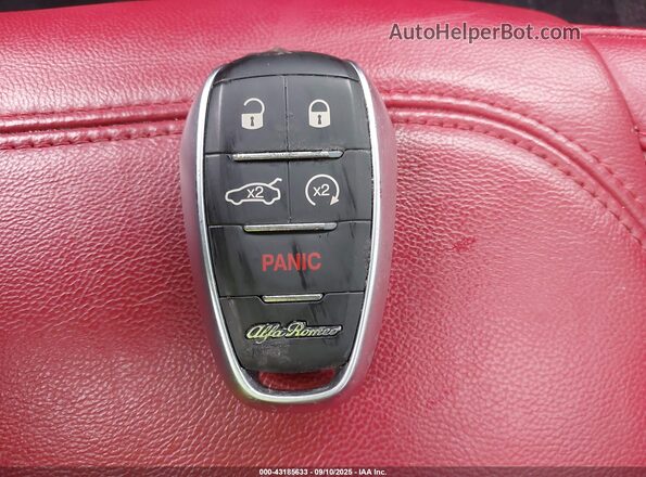 ZASPAKBN0M7D10265 2021 ALFA ROMEO STELVIO Черный Вид панели приборов