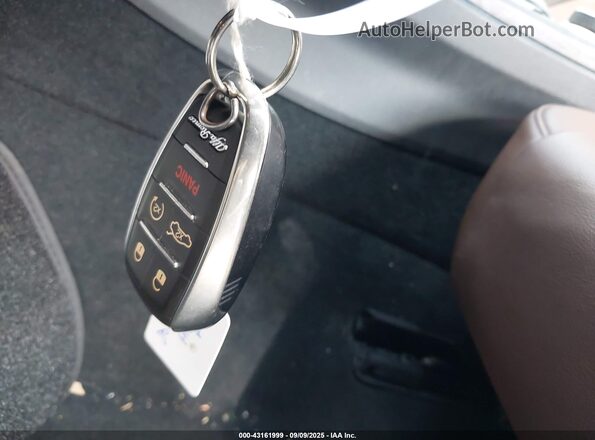 ZASPAKBN0N7D43347 2022 ALFA ROMEO STELVIO White Widok deski rozdzielczej