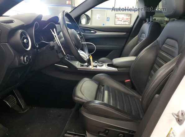 ZASPAKBN1N7D37461 2022 ALFA ROMEO STELVIO White Vista interior delantera