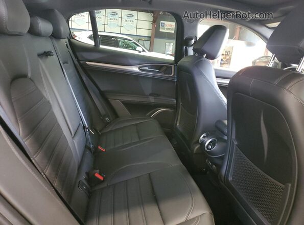 ZASPAKBN1N7D37461 2022 ALFA ROMEO STELVIO White Vista interior trasera
