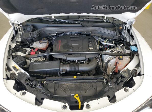 ZASPAKBN1N7D37461 2022 ALFA ROMEO STELVIO White Vista del compartimento del motor