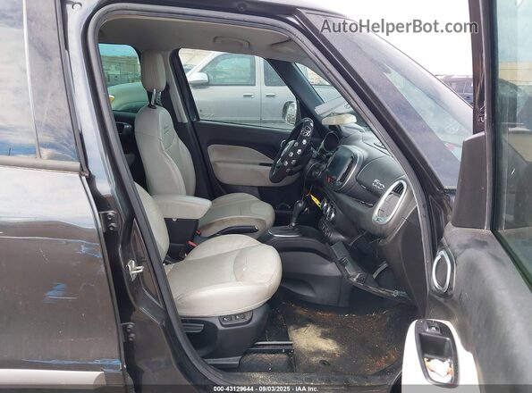 ZFBCFADH4JZ041118 2018 FIAT 500L Серый Вид салона спереди