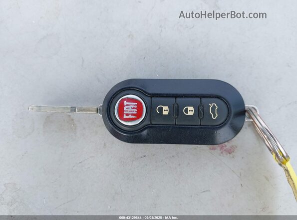 ZFBCFADH4JZ041118 2018 FIAT 500L Серый Вид панели приборов