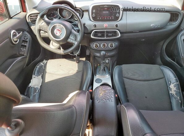 ZFBCFXCB6JP690673 2018 FIAT 500X Red Vista del salpicadero