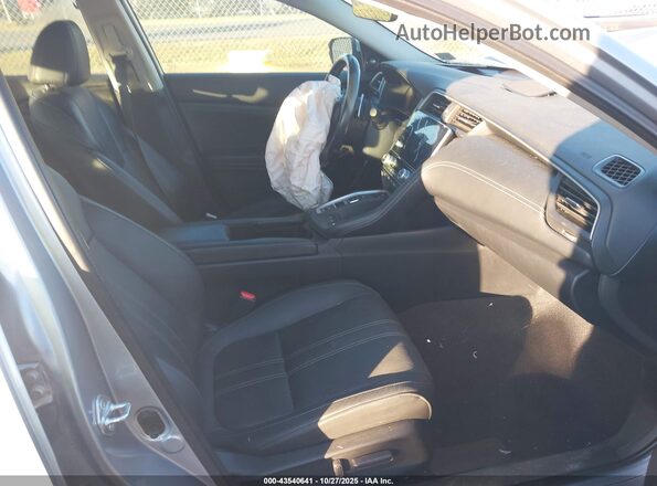 19XZE4F99ME008200 2021 HONDA INSIGHT Silver Вид салону спереду