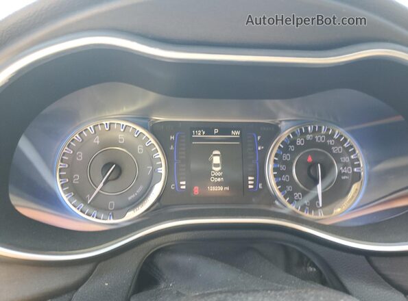 1C3CCCAB7HN509995 2017 CHRYSLER 200 Белый Вид щитка приборов