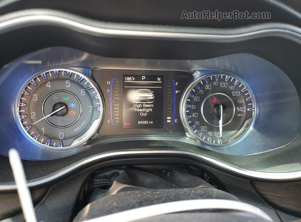 1C3CCCFB3HN509310 2017 CHRYSLER 200 Burgundy Instrument cluster view