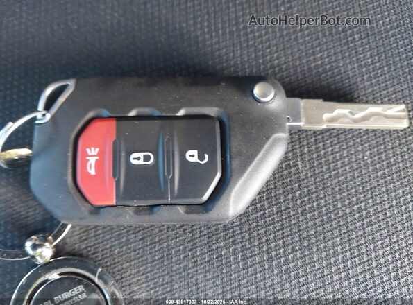 1C4HJXDG9NW253080 2022 JEEP WRANGLER UNLIMITED Белый Вид панели приборов