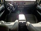 2020 Jeep Wrangler Unlimited Sahara Silver vin: 1C4HJXEN2LW213949