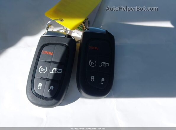 1C4PJMBX7ND517602 2022 JEEP CHEROKEE Белый Вид панели приборов