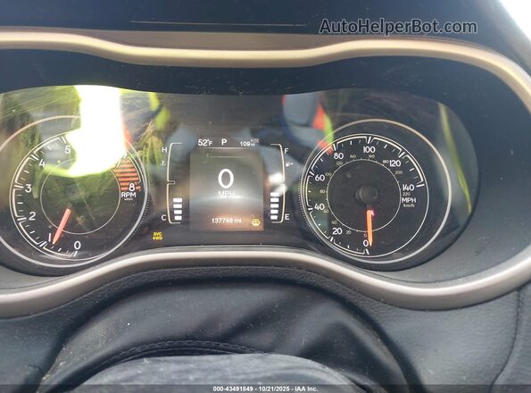 1C4PJMCS4HW587957 2017 JEEP CHEROKEE Красный Вид задних сидений