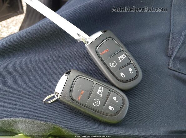 1C4PJMDX5ND514565 2022 JEEP CHEROKEE Черный Вид панели приборов
