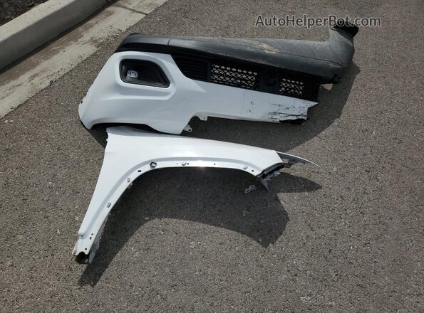 1C4PJMLB8MD183260 2021 JEEP CHEROKEE White VIN sticker view