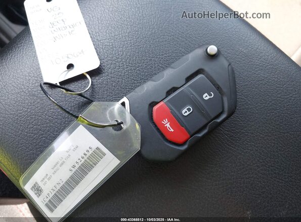 1C4PJXFN2SW526895 2025 JEEP WRANGLER White Widok deski rozdzielczej