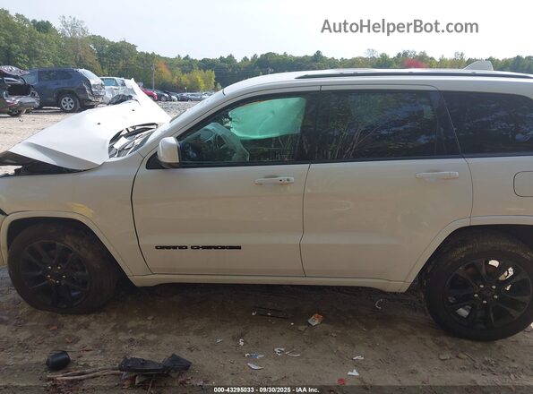 1C4RJFAG5HC707432 2017 JEEP GRAND CHEROKEE Белый Вид задней части салона
