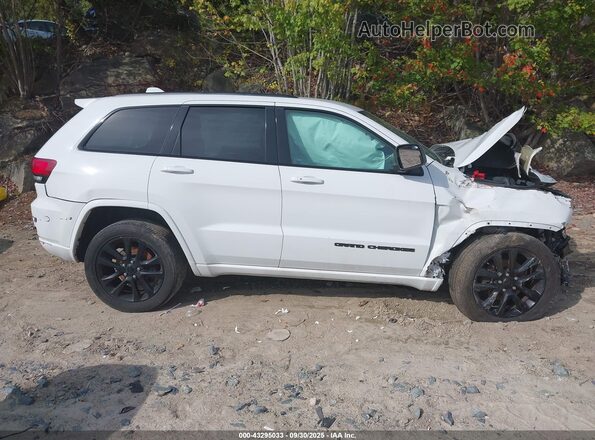 1C4RJFAG5HC707432 2017 JEEP GRAND CHEROKEE Белый Вид щитка приборов