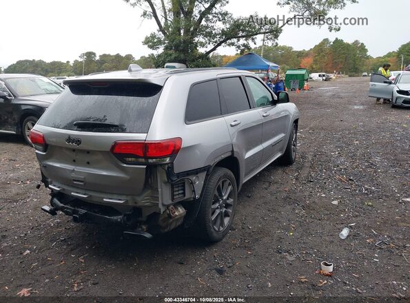 1C4RJFCGXJC298122 2018 JEEP GRAND CHEROKEE Silver Trasero derecho
