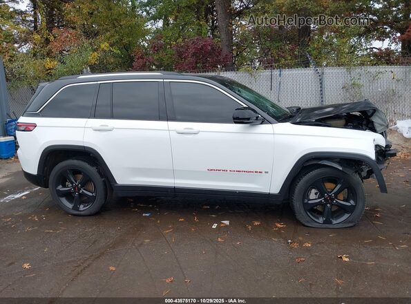 1C4RJHBG2N8557238 2022 JEEP GRAND CHEROKEE Белый Панорамный вид салона 360°