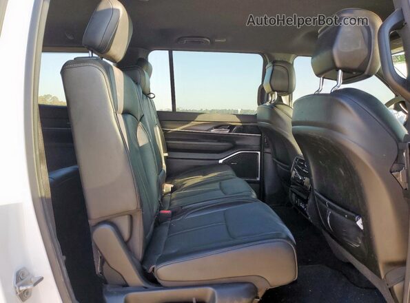 1C4SJVBPXPS557641 2023 JEEP WAGONEER White Widok wnętrza z tyłu