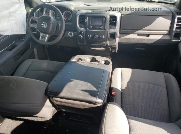 1C6RR6LG2RS156154 2024 RAM 1500 Белый Вид панели приборов