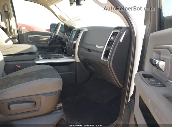 1C6RR7LT2HS627575 2017 RAM 1500 Серый Вид салона спереди