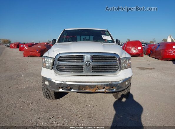 1C6RR7LT2HS627575 2017 RAM 1500 Серый Вид задней части салона