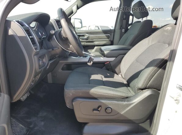1C6RRFFG2SN536384 2025 RAM 1500 Белый Вид салона спереди