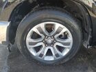 2023 Ram 1500 Limited Черный vin: 1C6SRFHT5PN541324 Damage: Left Front Wheel, Curb Rash, 2 to 3 inches