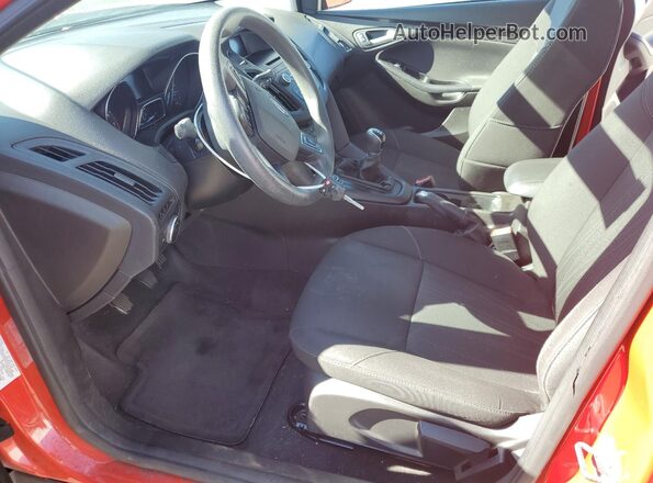 1FADP3K25GL337498 2016 FORD FOCUS Red Front interior view