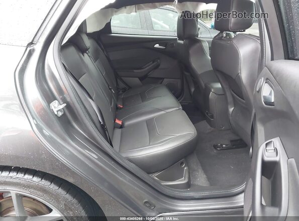 1FADP3L95HL236877 2017 FORD FOCUS ST Серый Вид наклейки с VIN-кодом
