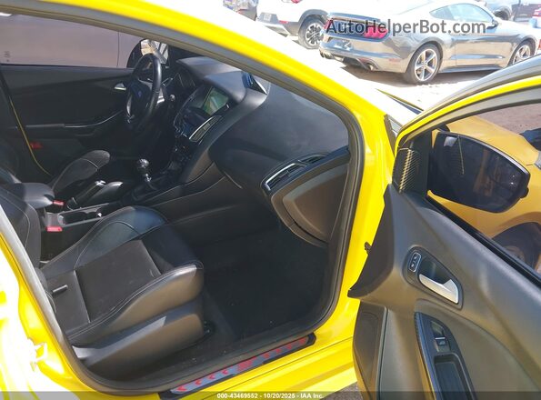 1FADP3L99HL220603 2017 FORD FOCUS ST Yellow Widok wnętrza z przodu