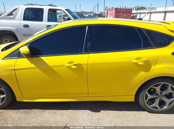 1FADP3L99HL220603 2017 FORD FOCUS ST Yellow Widok wnętrza 360 stopni