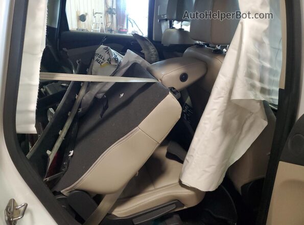 1FADP5FU1HL112861 2017 FORD C-MAX Белый Вид задней части салона