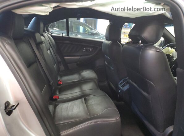 1FAHP2F82JG109632 2018 FORD TAURUS Silver Vista de los asientos traseros