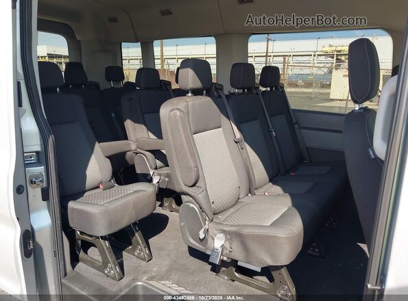 1FBAX2C89NKA19708 2022 FORD PASSENGER Silver Vista de la etiqueta del VIN