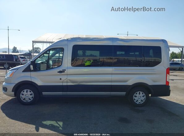 1FBAX2C89NKA19708 2022 FORD PASSENGER Silver Vista interior de 360 grados