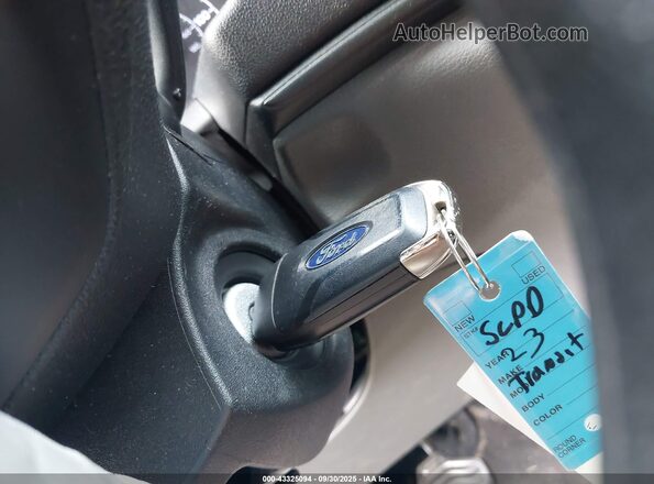 1FBAX2Y88PKA21154 2023 FORD PASSENGER Белый Вид панели приборов