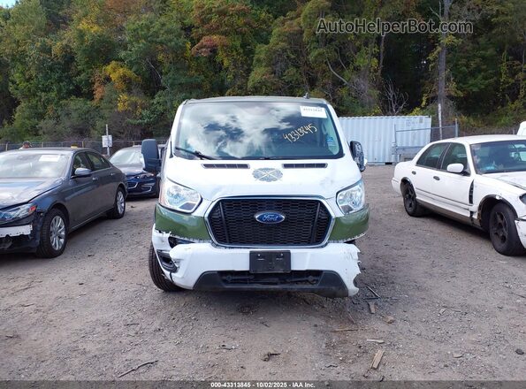 1FBAX2YG5NKA47845 2022 FORD PASSENGER White Widok zestawu wskaźników