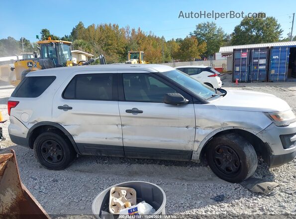 1FM5K8AR8HGD07409 2017 FORD POLICE INTERCEPTOR Silver Widok wnętrza z tyłu