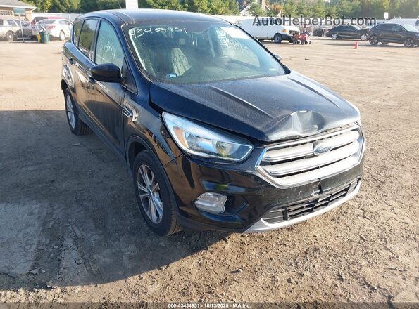 1FMCU0GD0HUF04655 2017 FORD ESCAPE Черный Вид спереди