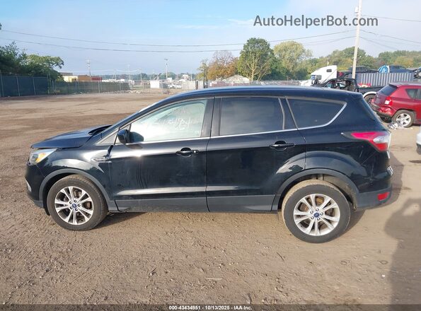 1FMCU0GD0HUF04655 2017 FORD ESCAPE Черный 