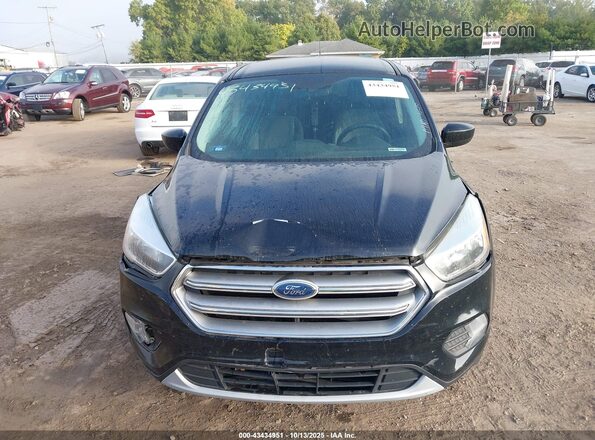 1FMCU0GD0HUF04655 2017 FORD ESCAPE Черный Вид задней части салона