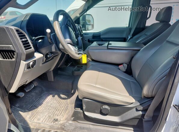 1FT7W2B67JEC78182 2018 FORD F250 Белый Вид салона спереди
