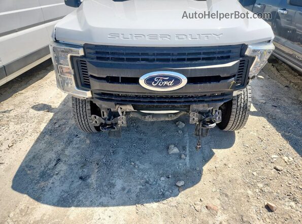 1FT7W2B67JEC78182 2018 FORD F250 Белый Вид задней части салона